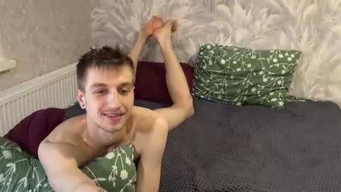 Snapshot of sweetiepipe chatting on 06-10-26, 02:49 Welcome to our room We are Renata21 and Bogdan 24 online show from 06-10-26, 02:49