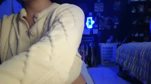 Snapshot of sweetieslikebutter chatting on 05-02-26, 07:30 Blu Sweets online show from 05-02-26, 07:30
