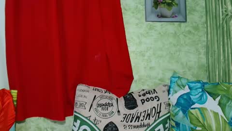 Snapshot of sweetiestkylie chatting on 02-05-25, 11:44 sweetiestkylie online show from 02-05-25, 11:44