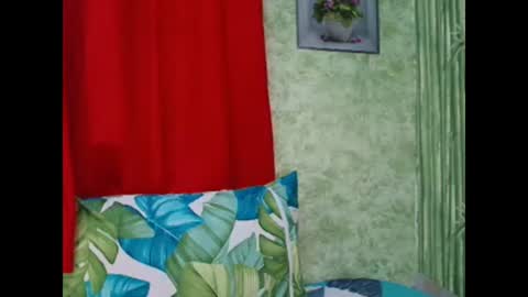 Snapshot of sweetiestkylie chatting on 02-17-25, 04:09 sweetiestkylie online show from 02-17-25, 04:09