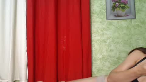 Snapshot of sweetiestkylie chatting on 03-08-25, 04:01 sweetiestkylie online show from 03-08-25, 04:01