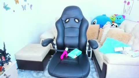 Snapshot of sweetisabella__ chatting on 02-08-25, 04:36 Isabella online show from 02-08-25, 04:36