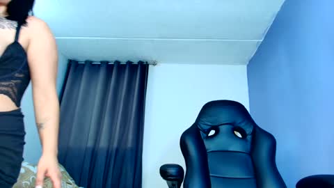 Snapshot of sweetisabella__ chatting on 10-12-25, 12:42 Isabella online show from 10-12-25, 12:42