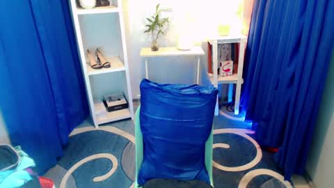 Snapshot of sweetladyapril chatting on 06-13-26, 01:47 dessiree online show from 06-13-26, 01:47
