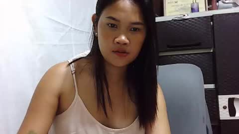 Snapshot of sweetladypinay8 chatting on 03-08-26, 06:17 Joy online show from 03-08-26, 06:17