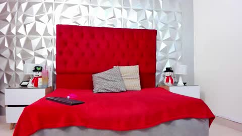 Snapshot of sweetlauren19 chatting on 11-15-25, 05:38 Lauren online show from 11-15-25, 05:38