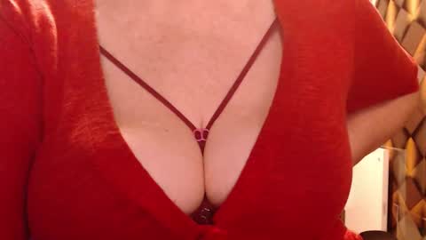 Snapshot of sweetli_angel chatting on 10-12-25, 01:26 sweetli_angel online show from 10-12-25, 01:26