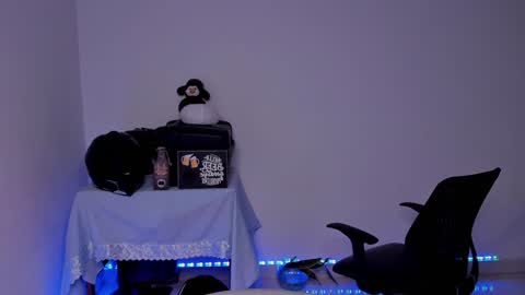 Lian online show from 12-21-24, 10:08