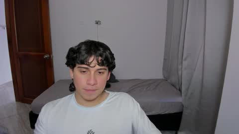 Snapshot of sweetlian_04 chatting on 10-07-25, 06:16 Lian online show from 10-07-25, 06:16