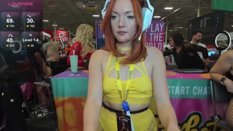 Snapshot of sweetlikestrawberrywine chatting on 12-06-24, 11:14 Strawberry Wine online show from 12-06-24, 11:14