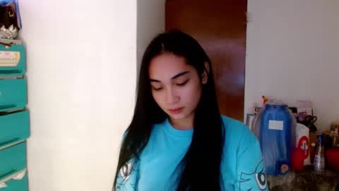 Snapshot of sweetlilly_18 chatting on 01-26-25, 01:36 Lilly online show from 01-26-25, 01:36