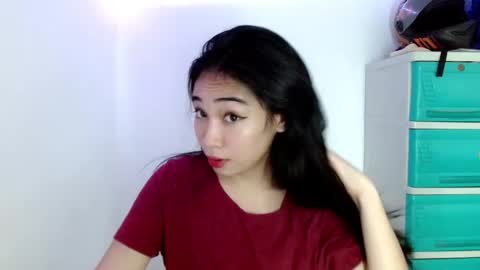 Snapshot of sweetlilly_18 chatting on 02-07-25, 03:55 Lilly online show from 02-07-25, 03:55