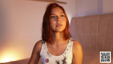 Snapshot of sweetlittlevenus chatting on 04-21-26, 09:39 Venus online show from 04-21-26, 09:39