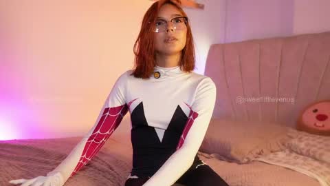 Snapshot of sweetlittlevenus chatting on 04-30-26, 11:09 Venus online show from 04-30-26, 11:09