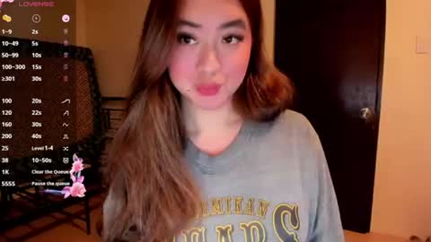 Snapshot of sweetlovepinay04 chatting on 06-14-26, 02:52 Zoe online show from 06-14-26, 02:52
