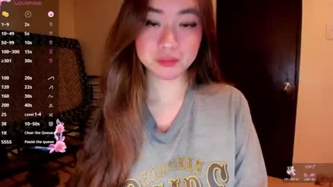 Snapshot of sweetlovepinay04 chatting on 06-15-26, 09:39 Zoe online show from 06-15-26, 09:39