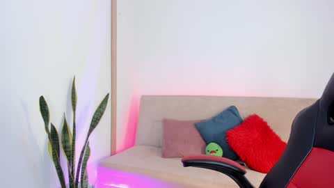 instagram sweetluna 0 online show from 04-06-26, 11:44