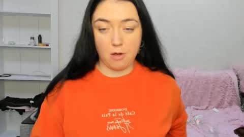 Snapshot of sweetmarylove chatting on 02-14-25, 10:07 sweetmarylove online show from 02-14-25, 10:07