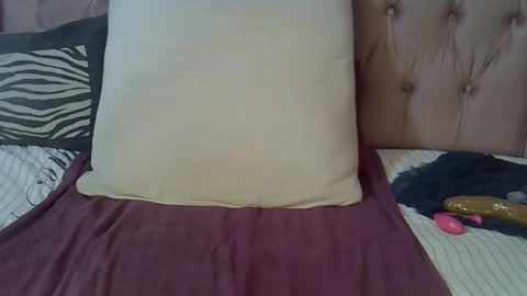 sweetmellowx1 online show from 03-02-25, 01:27