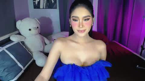 Snapshot of sweetnastygirl chatting on 12-23-24, 12:35 Queen ARIANA online show from 12-23-24, 12:35