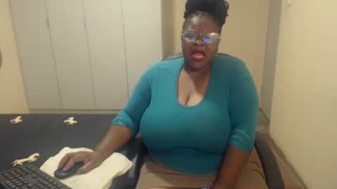 sweetnoziexxx online show from 02-18-25, 06:04