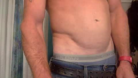 Snapshot of sweetnsexy95 chatting on 01-08-25, 01:21 WeAim2PZzz online show from 01-08-25, 01:21