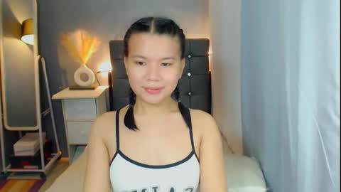 Snapshot of sweetnwildts chatting on 04-19-26, 06:10 Ghena online show from 04-19-26, 06:10