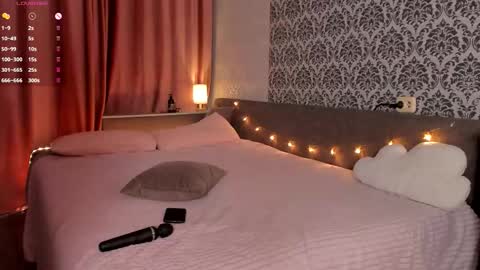 Snapshot of sweetp1ays chatting on 10-22-25, 11:15 Nastya and Johnny online show from 10-22-25, 11:15