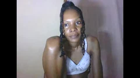 Snapshot of sweetpetite254 chatting on 12-19-25, 03:02 ESTHER online show from 12-19-25, 03:02