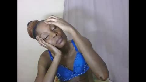 Snapshot of sweetpetite254 chatting on 06-10-26, 06:51 ESTHER online show from 06-10-26, 06:51