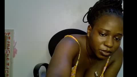 Snapshot of sweetpetitgirl chatting on 02-14-26, 10:01 LILY BRANDY online show from 02-14-26, 10:01