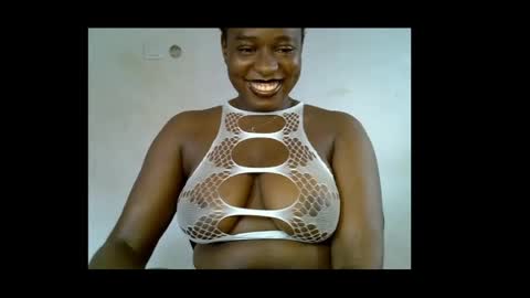 Snapshot of sweetpetitgirl chatting on 06-27-26, 10:20 LILY BRANDY online show from 06-27-26, 10:20