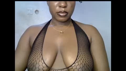 Snapshot of sweetpetitgirl chatting on 07-07-26, 08:24 LILY BRANDY online show from 07-07-26, 08:24