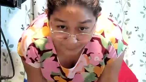 Snapshot of sweetpilipina88 chatting on 09-25-25, 06:06 MIA online show from 09-25-25, 06:06