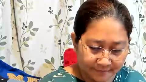 Snapshot of sweetpilipina88 chatting on 09-28-25, 08:20 MIA online show from 09-28-25, 08:20