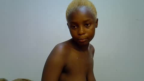 Snapshot of sweetrall chatting on 02-08-26, 12:36 Lilly online show from 02-08-26, 12:36