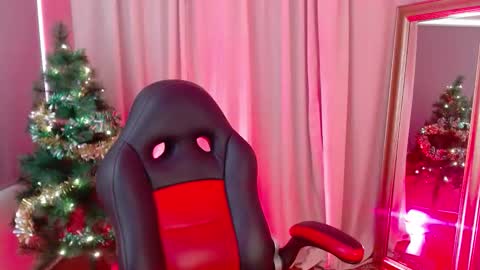 Snapshot of sweetrubiblues chatting on 12-14-25, 04:56 Rubi online show from 12-14-25, 04:56