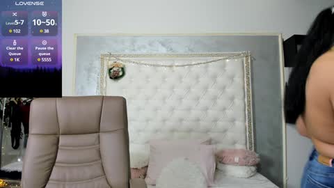 Snapshot of sweetsexangel chatting on 01-02-25, 03:51 Goddess Allysse online show from 01-02-25, 03:51