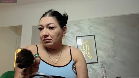 Snapshot of sweetsexangel chatting on 12-14-25, 11:15 Goddess Allysse online show from 12-14-25, 11:15