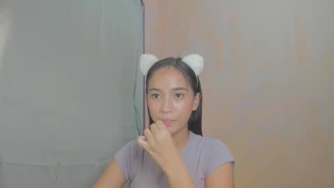 Snapshot of sweetsexy_miax chatting on 12-04-25, 02:37 Mia online show from 12-04-25, 02:37