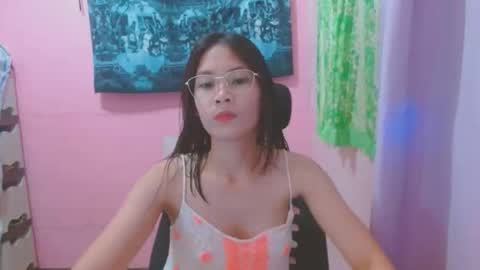 Snapshot of sweetsexygirl20 chatting on 06-07-26, 05:11 Mia online show from 06-07-26, 05:11