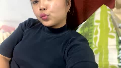 Snapshot of sweetspicyy chatting on 03-25-26, 10:32 sweetspicyy online show from 03-25-26, 10:32