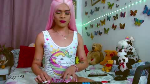 Snapshot of sweetsultrysiren chatting on 01-18-25, 12:13 sweetsultrysiren online show from 01-18-25, 12:13