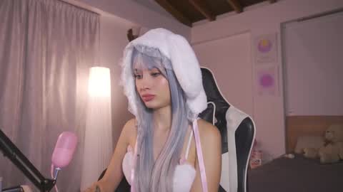 Snapshot of sweett_catt1 chatting on 09-27-25, 01:43 Cat independent model online show from 09-27-25, 01:43