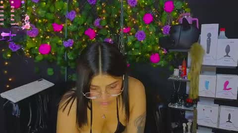 Snapshot of sweett_mollyy chatting on 05-30-26, 01:46 Molly - INDEPENDENT MODEL online show from 05-30-26, 01:46