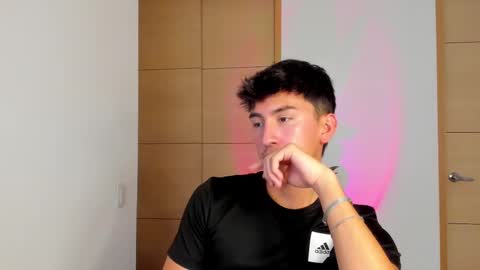 Snapshot of sweettaaron chatting on 09-17-25, 06:31 Andy online show from 09-17-25, 06:31