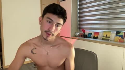 Snapshot of sweettaaron chatting on 12-14-25, 09:19 Andy online show from 12-14-25, 09:19