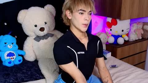 Neffer online show from 11-26-25, 05:19