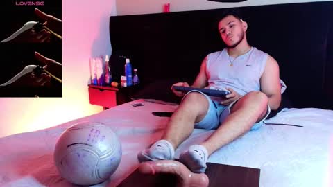 Snapshot of sweettguy_ chatting on 03-06-26, 03:30 Jei online show from 03-06-26, 03:30