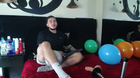 Snapshot of sweettguy_ chatting on 03-21-26, 12:32 Jei online show from 03-21-26, 12:32